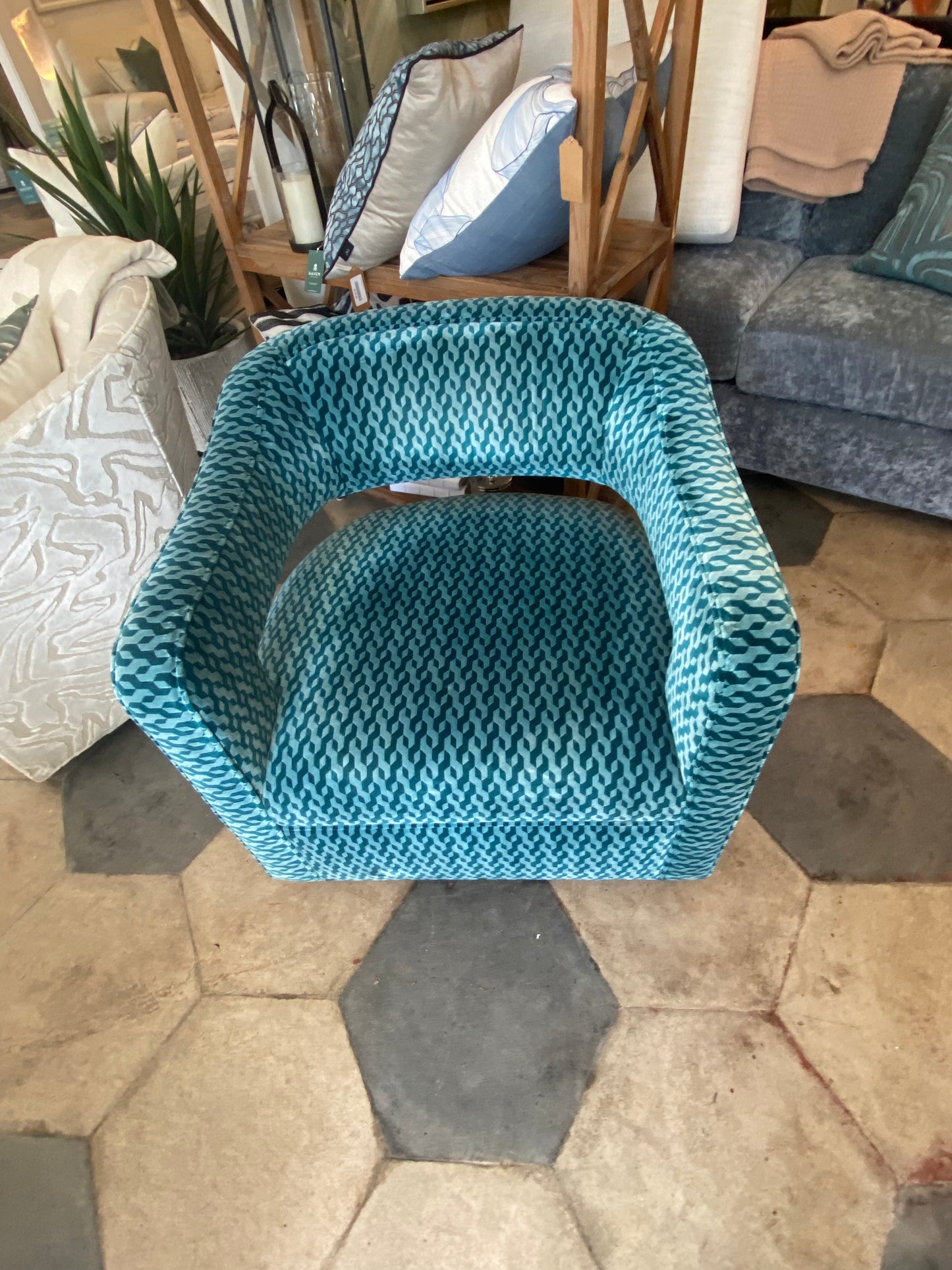 TURQUOISE SWIVEL