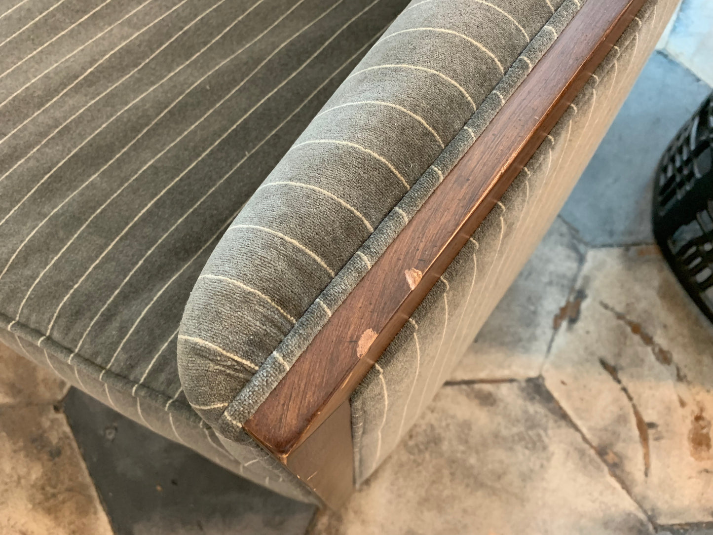 Exposed Wood Swivel Chair