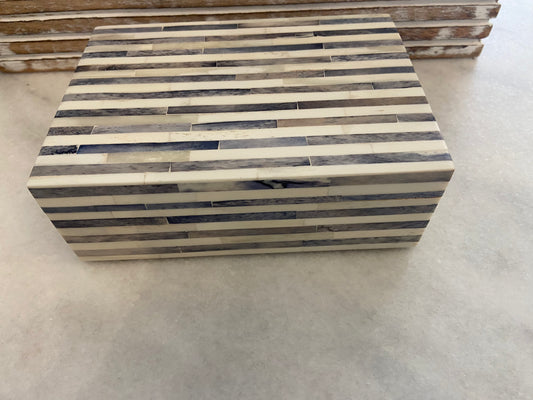 SM STRIPED BOX