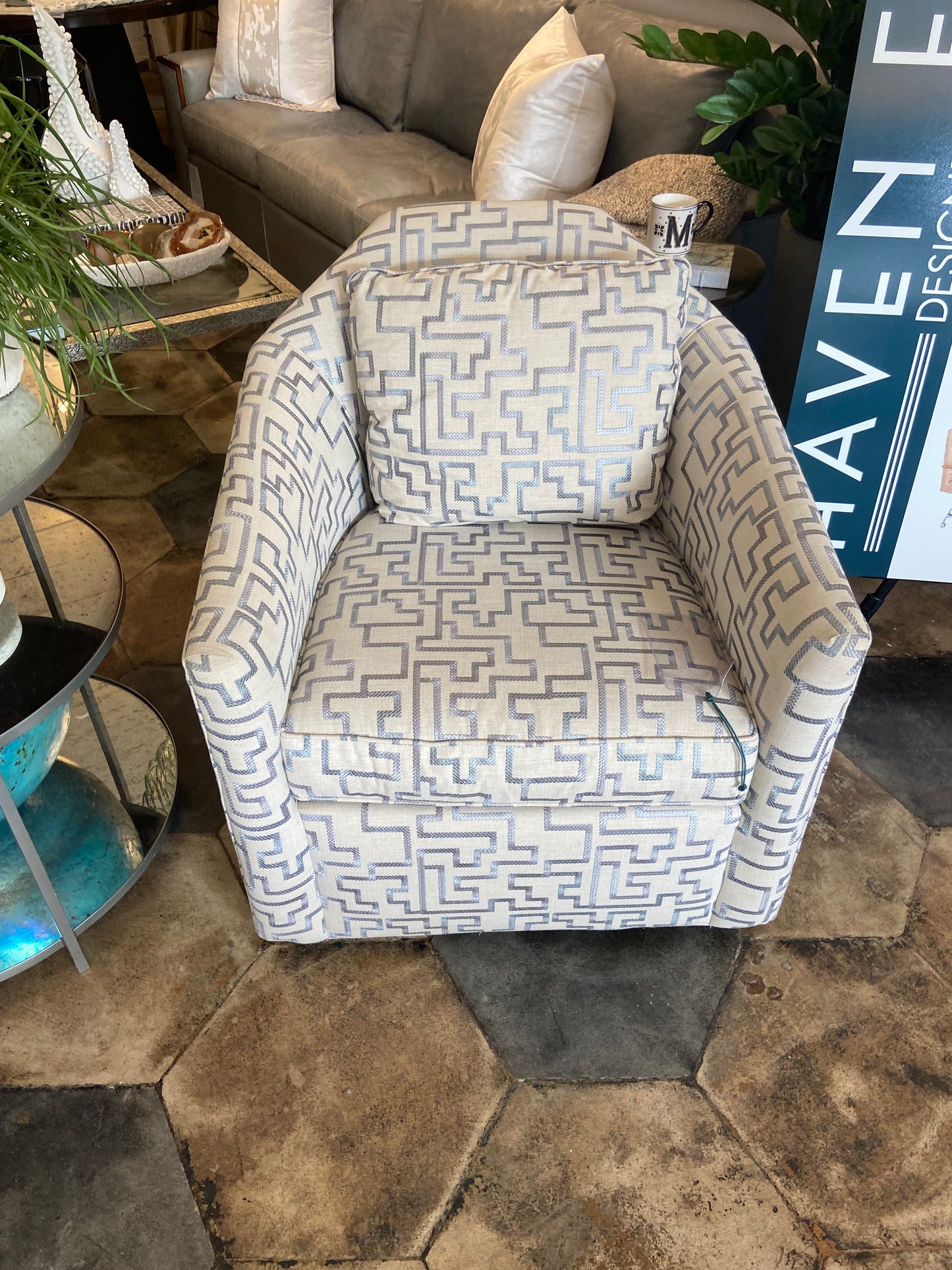 Custom Living Room Swivel Chair