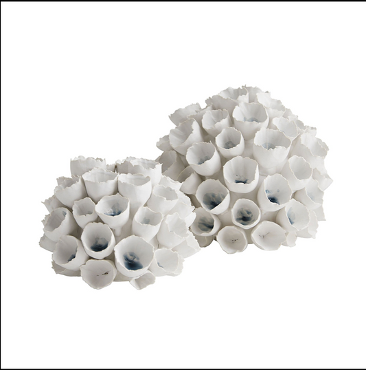 LG Dakota Vases